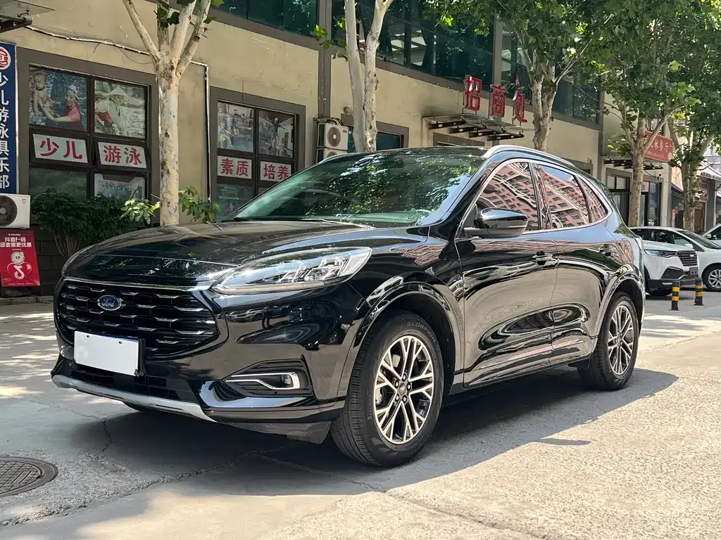 Ford Escape 2020 — фото 1 из 16