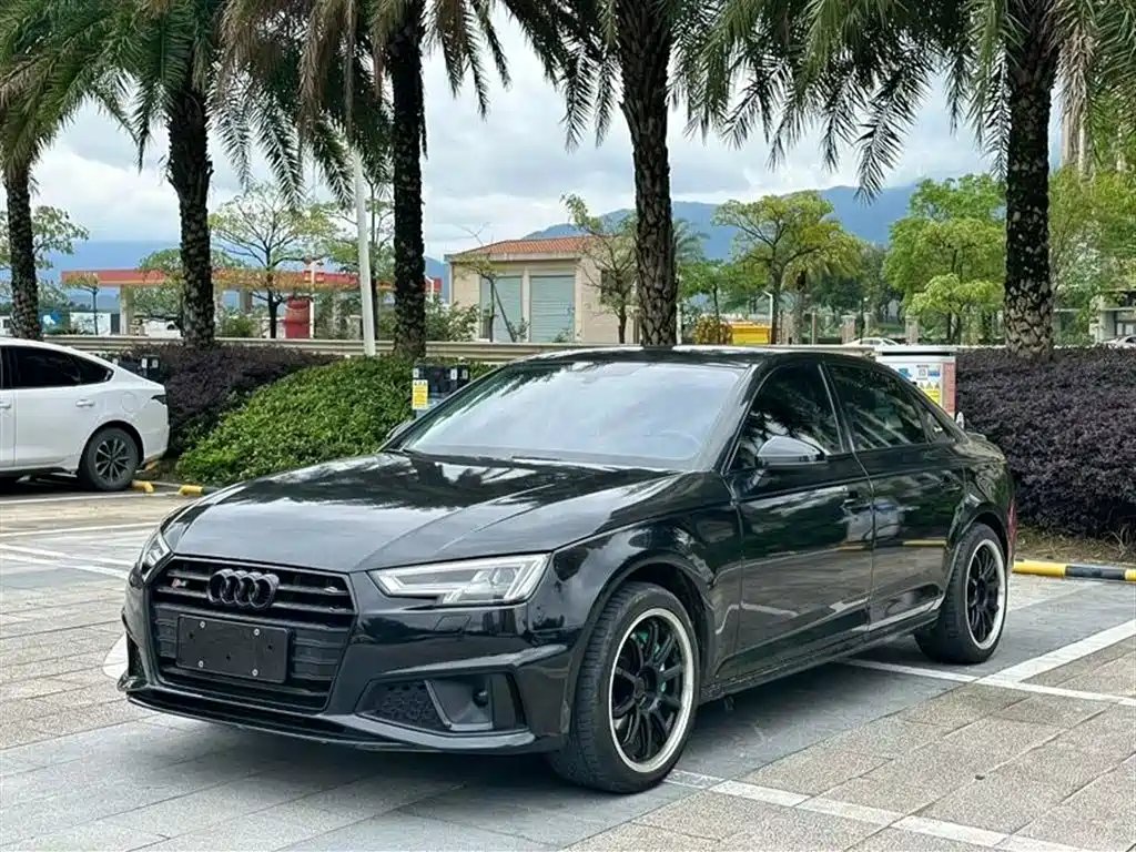 Audi A4L 2016