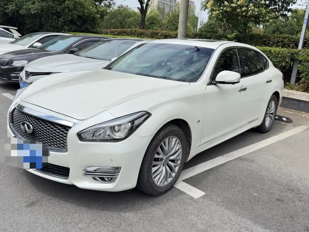 Infiniti Q70 2017