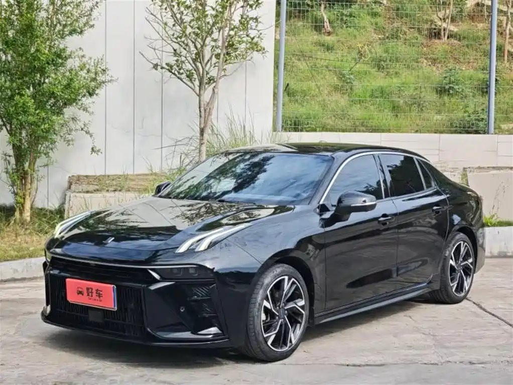 Lynk & Co 03 2022