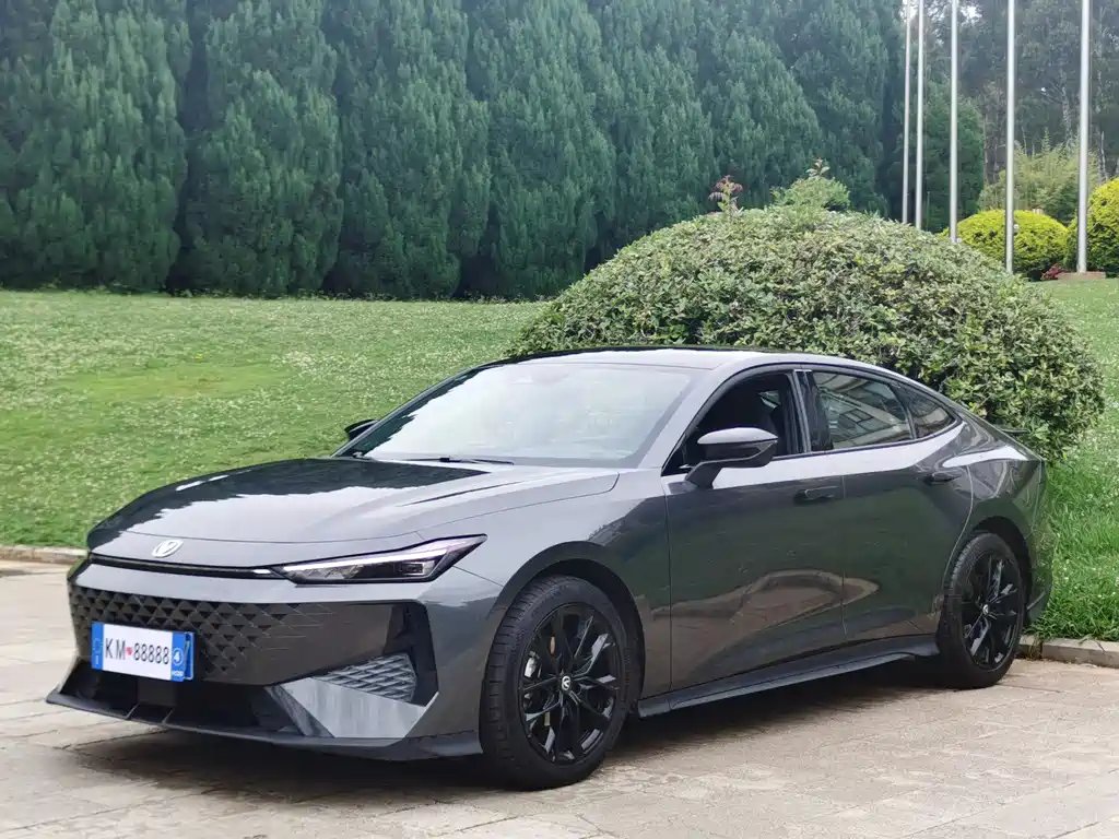 Changan UNI-V 2025