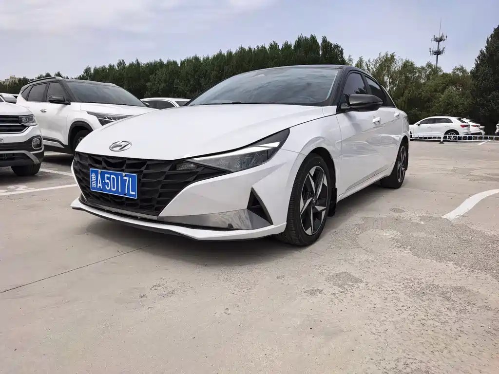 Hyundai Elantra 2022