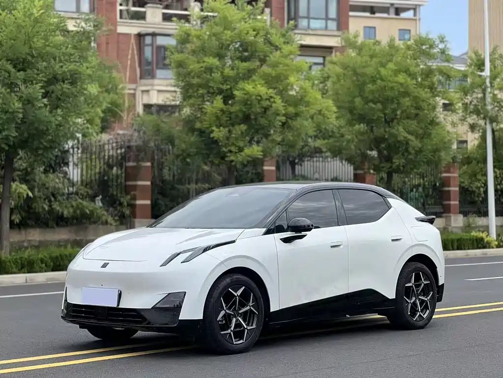 Lynk & Co Z20 2025
