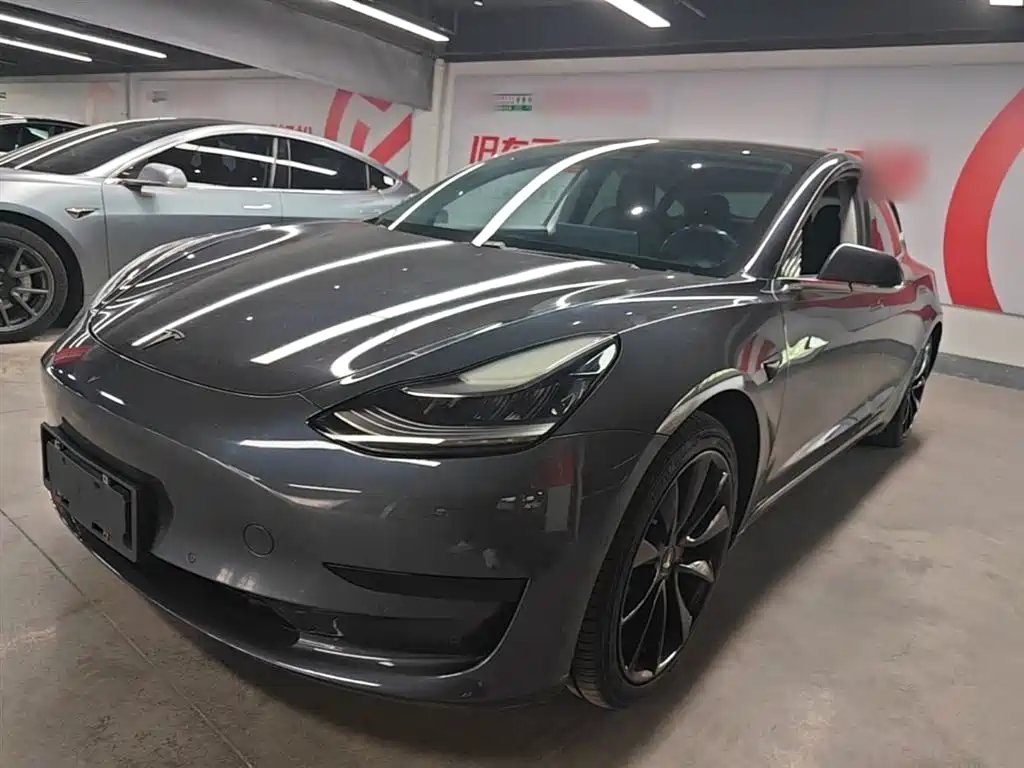 Tesla Model 3 2020