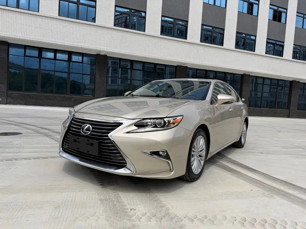 Lexus ES 2015