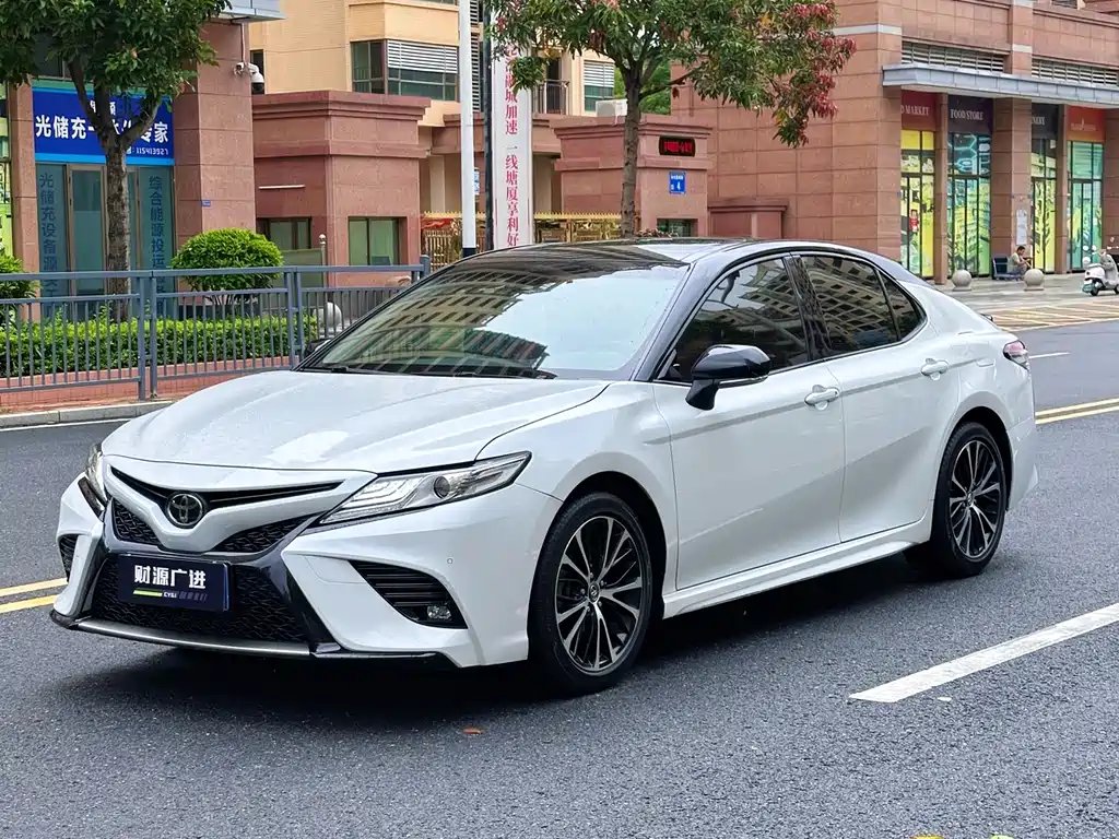Toyota Camry 2019