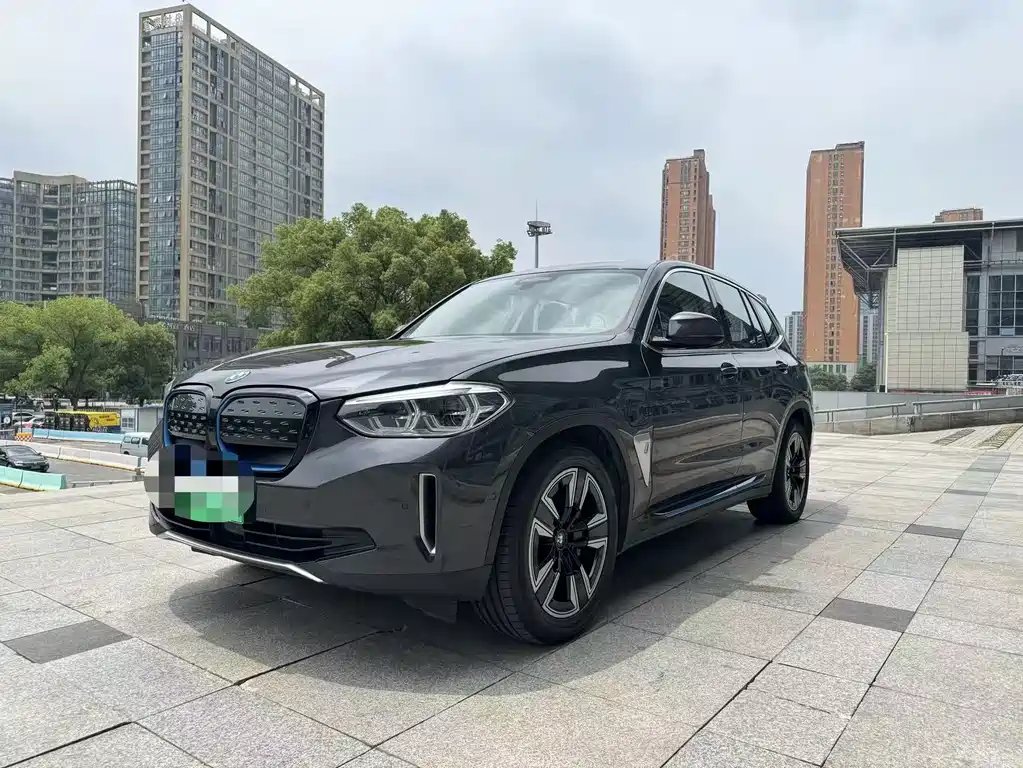 BMW iX3 2021