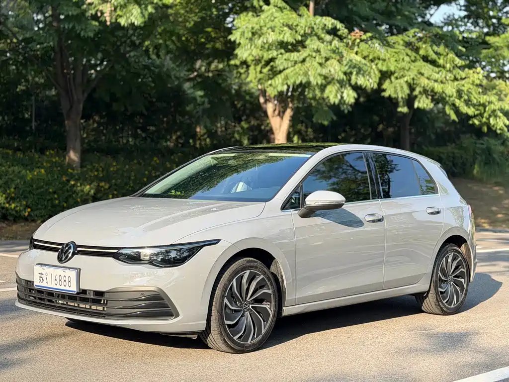 Volkswagen Golf 2024