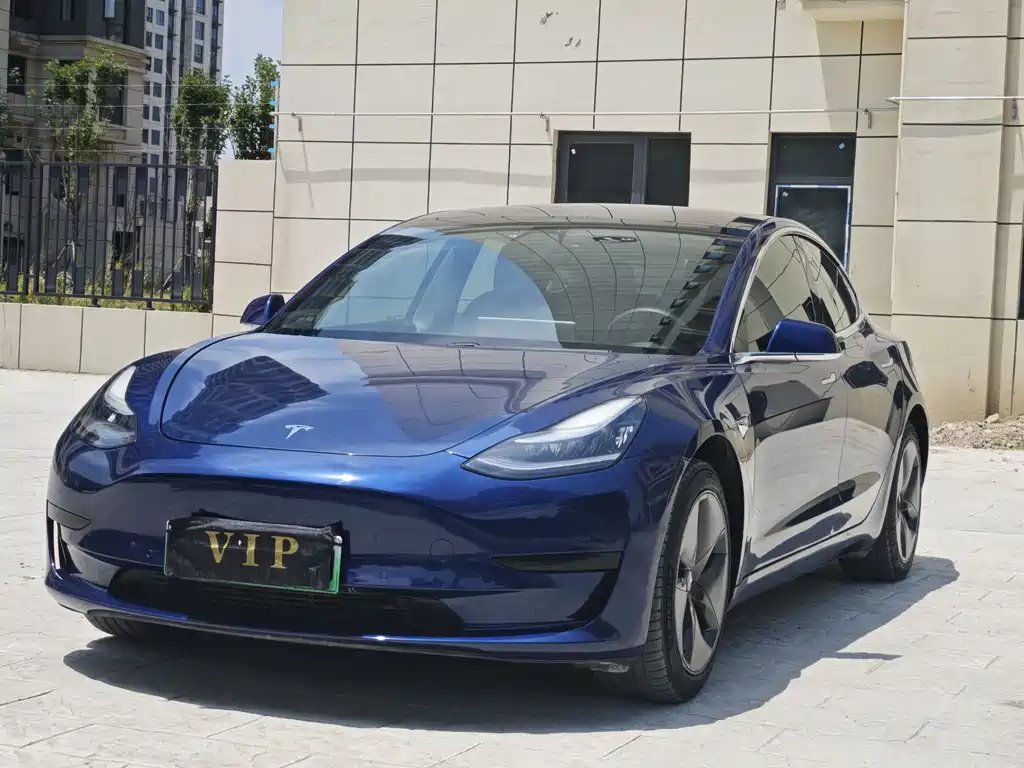 Tesla Model 3 2020