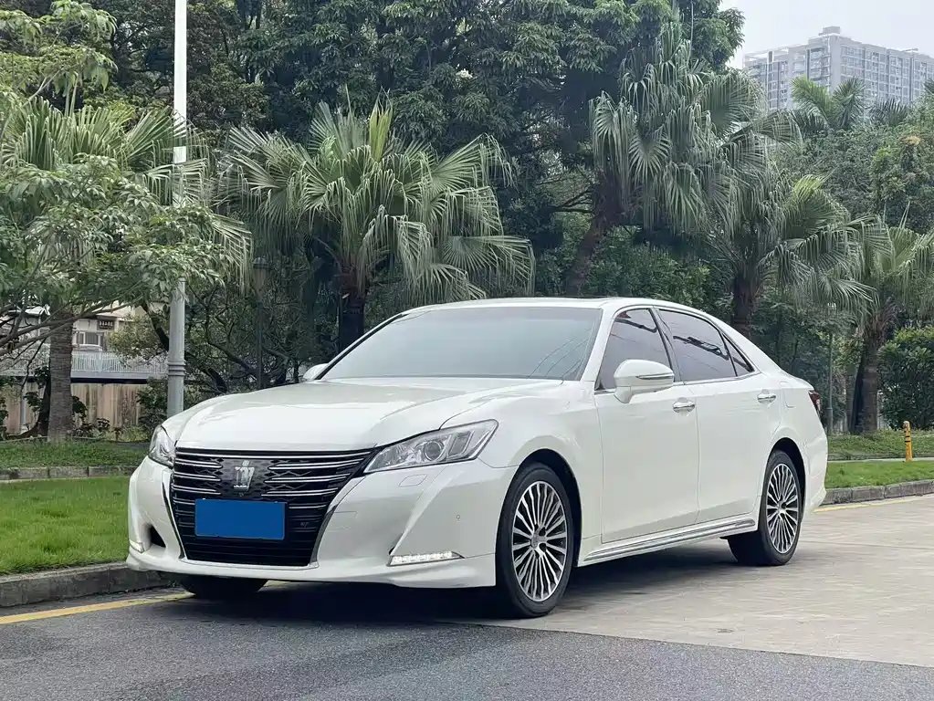 Toyota Crown 2018