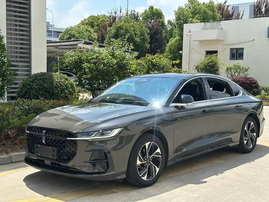 Lincoln Z 2023