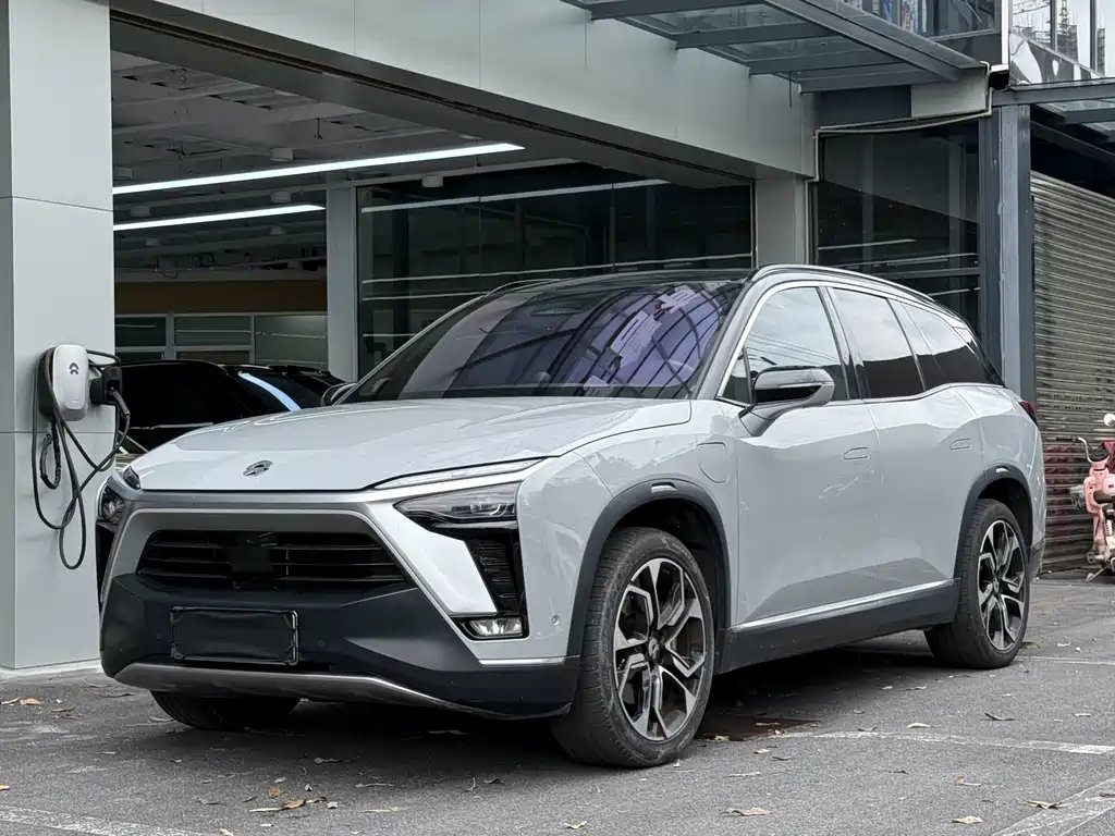 NIO ES8 2021