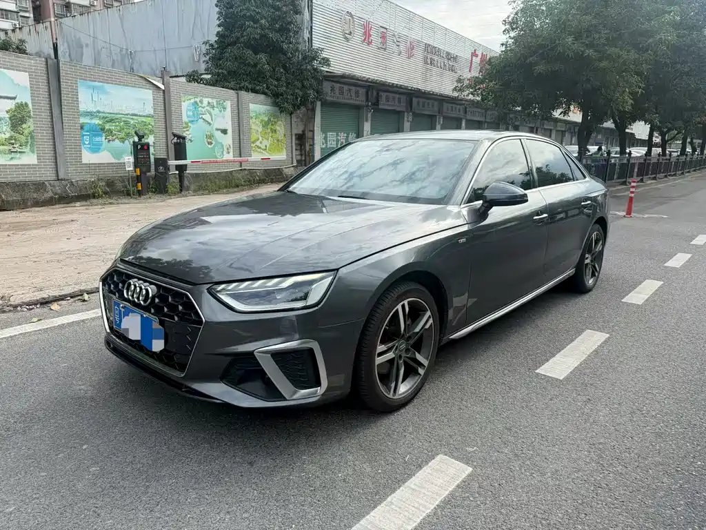 Audi A4L 2021