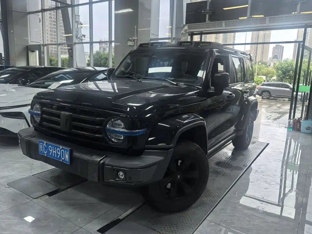 Tank Tank 300 2022