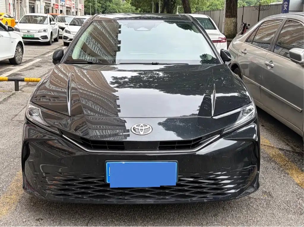 Toyota Camry 2025