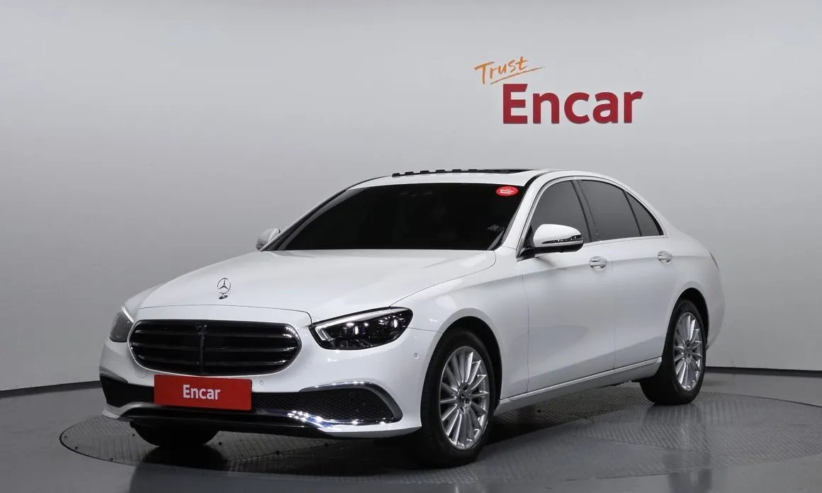 Mercedes-Benz E-Class 2022