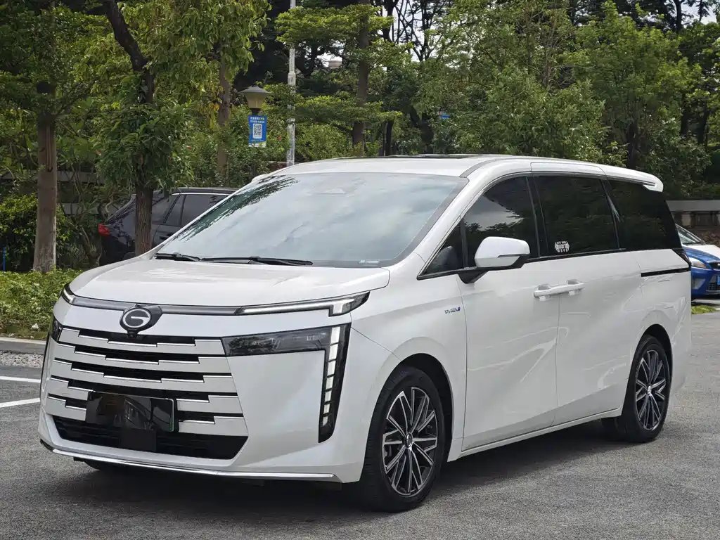 GAC Motor TrumpchiE8 PHEV 2024