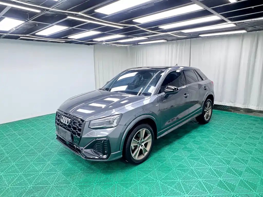 Audi Q2L 2023
