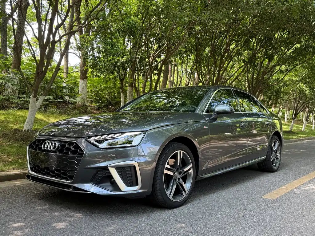 Audi A4L 2021