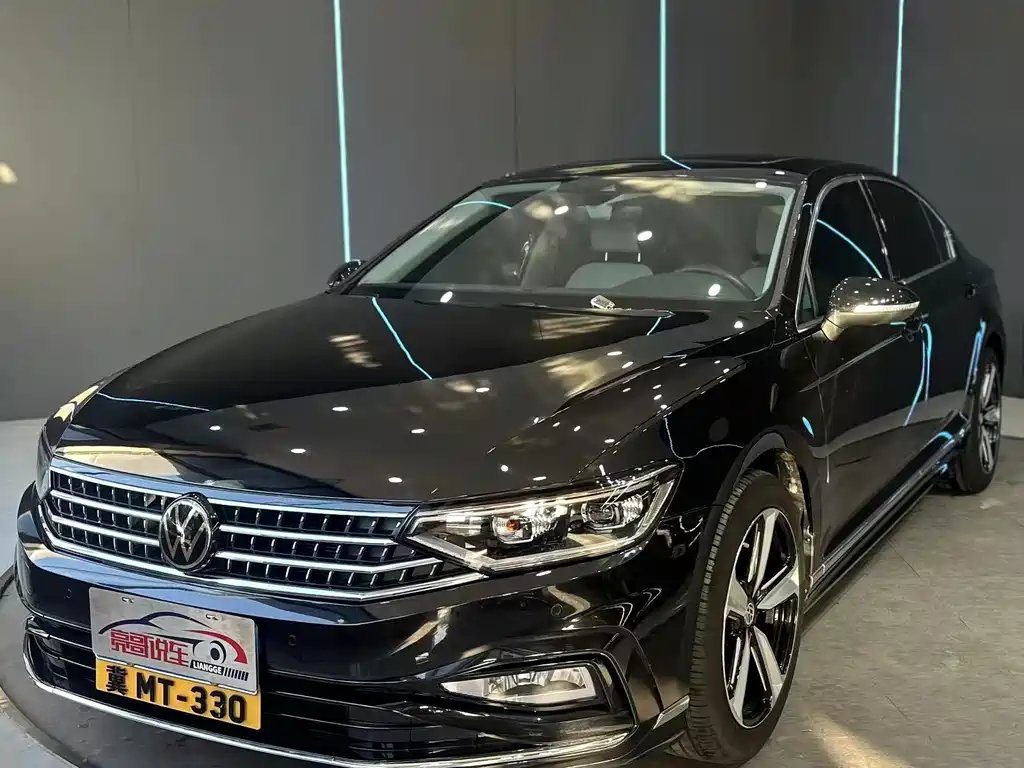 Volkswagen Magotan 2025