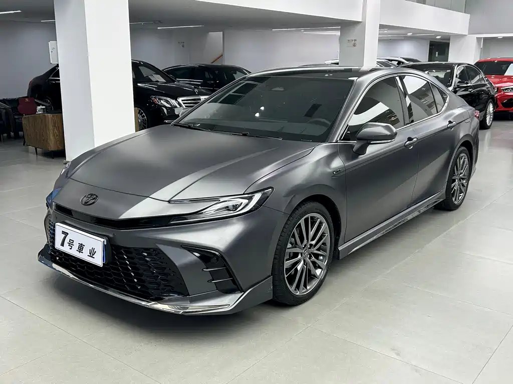 Toyota Camry 2025