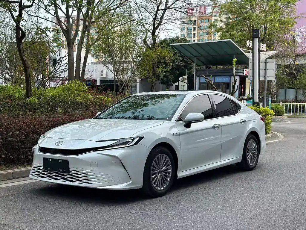 Toyota Camry 2025