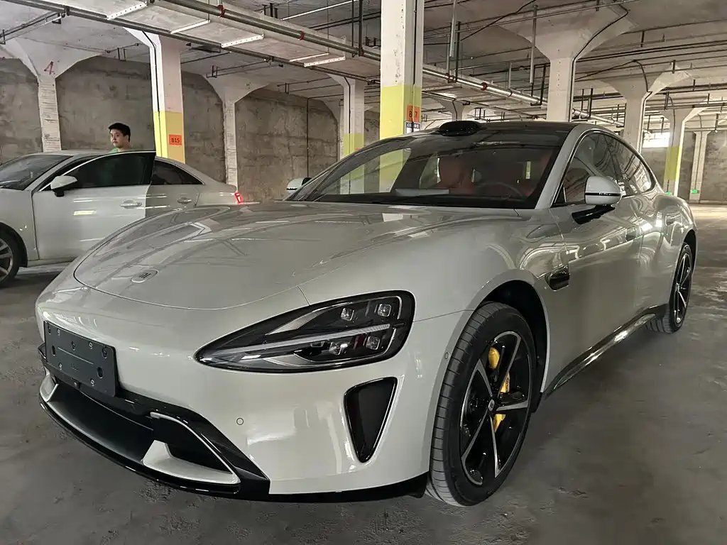 Xiaomi SU7 2024
