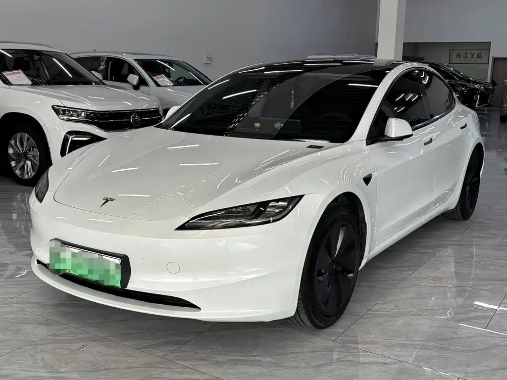 Tesla Model 3 2024