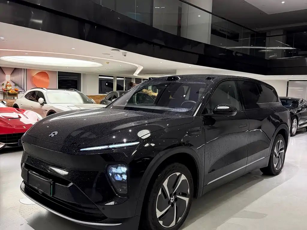 NIO ES8 2025