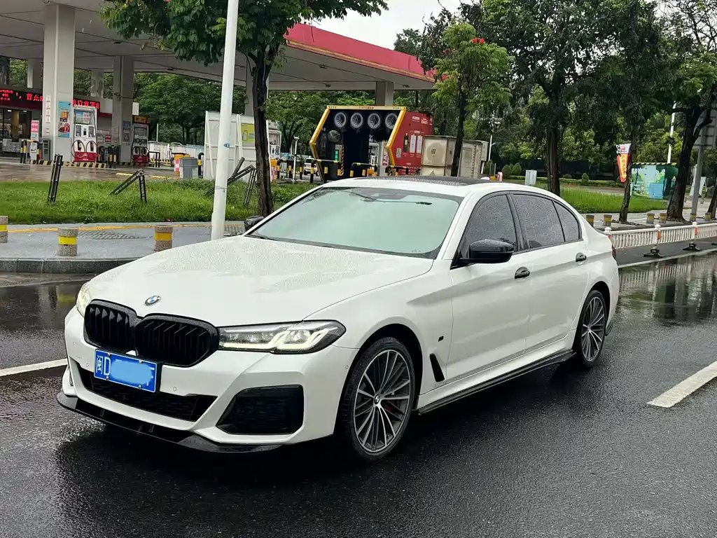 BMW 5 Series 2021