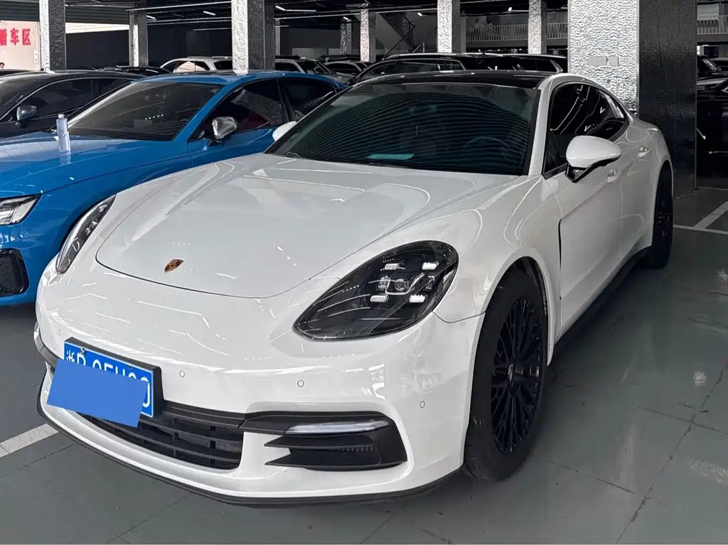 Porsche Panamera 2021