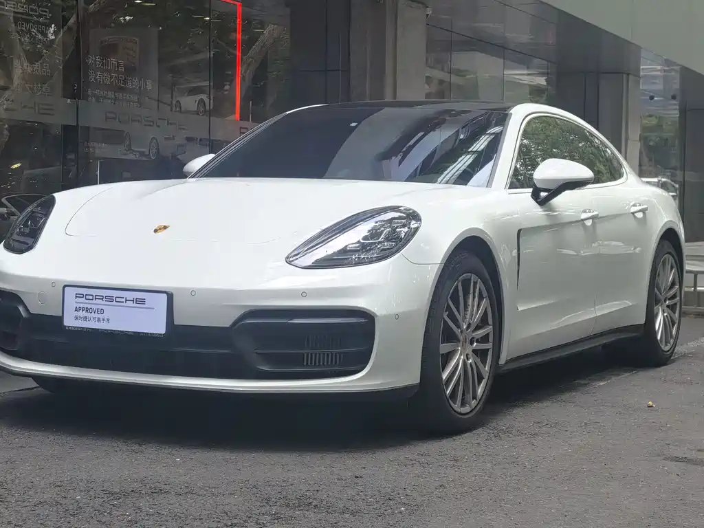 Porsche Panamera 2021