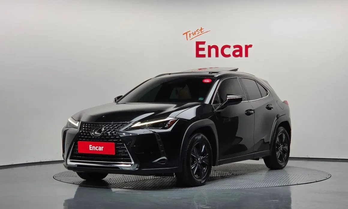 Lexus UX 2024