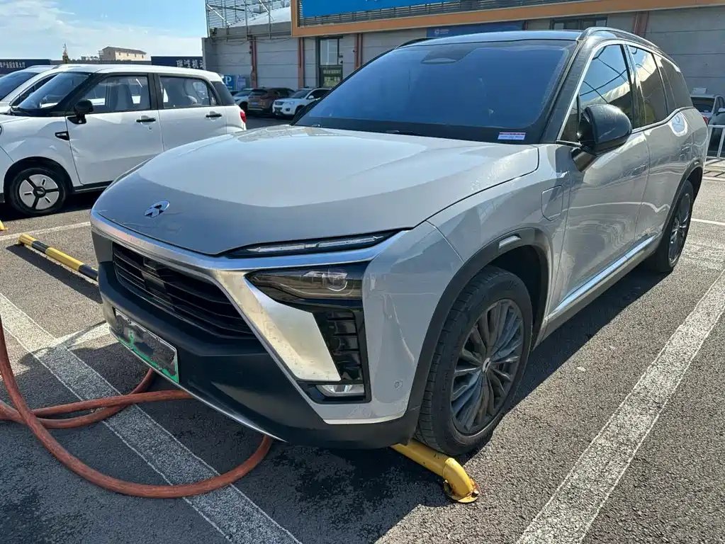NIO ES8 2022