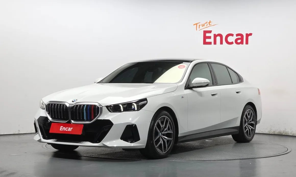 BMW 5-Series 2024