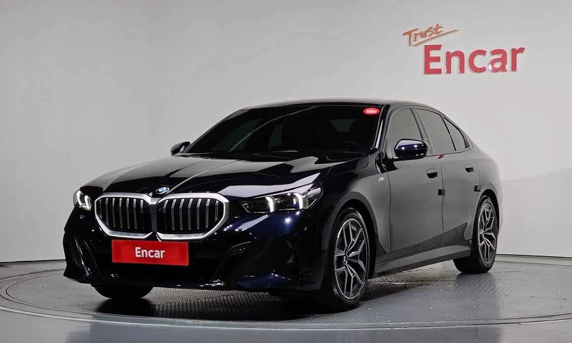 BMW 5-Series 2024