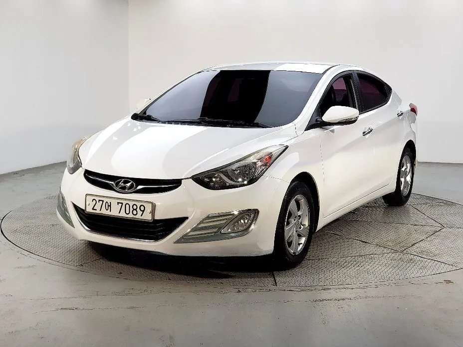 Hyundai AVANTE 2011