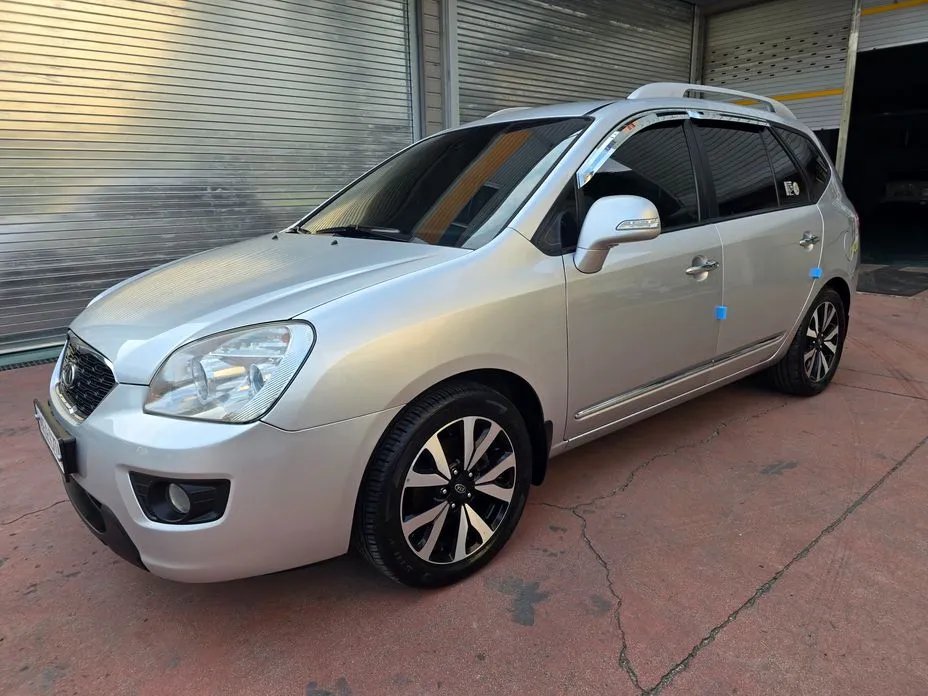 Kia Carens 2011