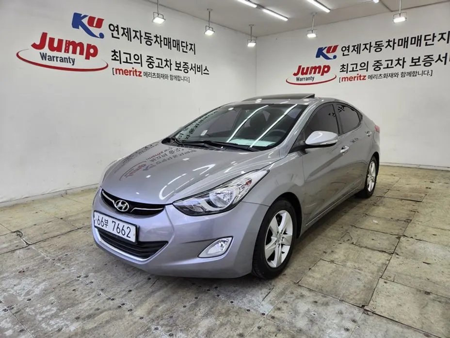 Hyundai AVANTE 2012