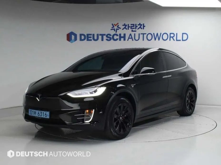 Tesla Model X 2020