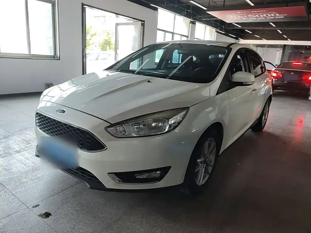 Ford Focus 2016 — фото 1 из 25