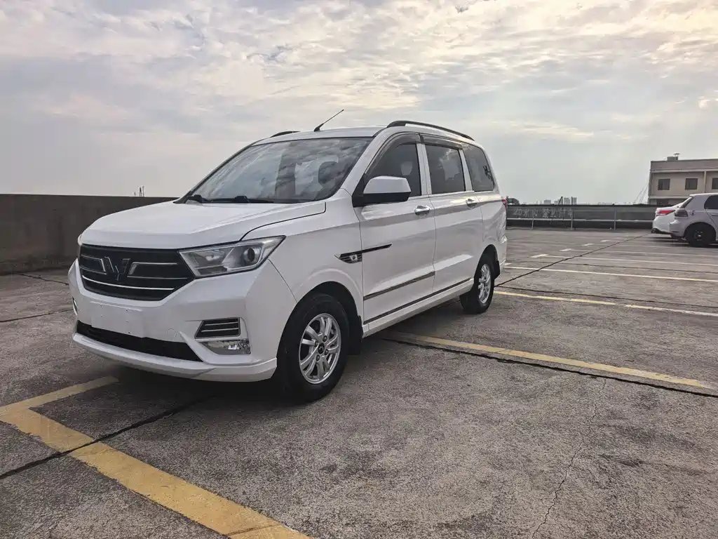 Wuling Hongguang 2018