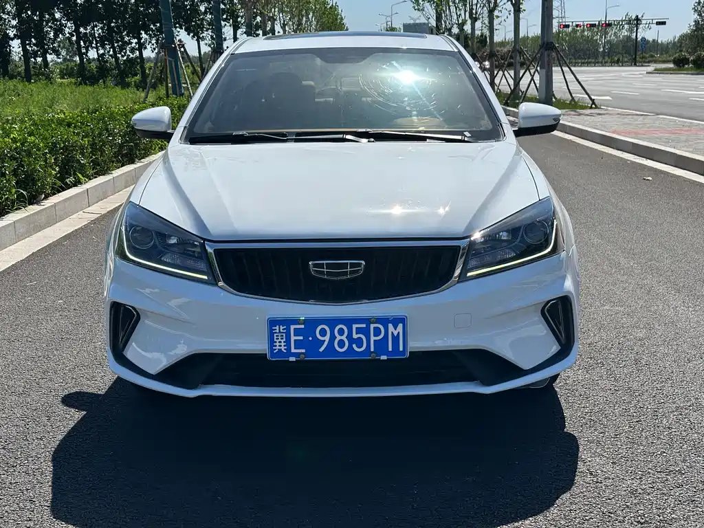 Geely Emgrand 2021