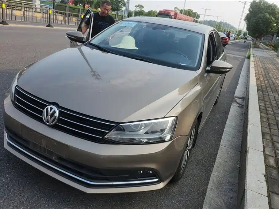 Volkswagen Sagitar 2017