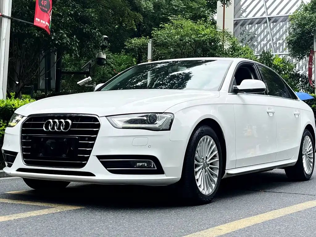 Audi A4L 2015