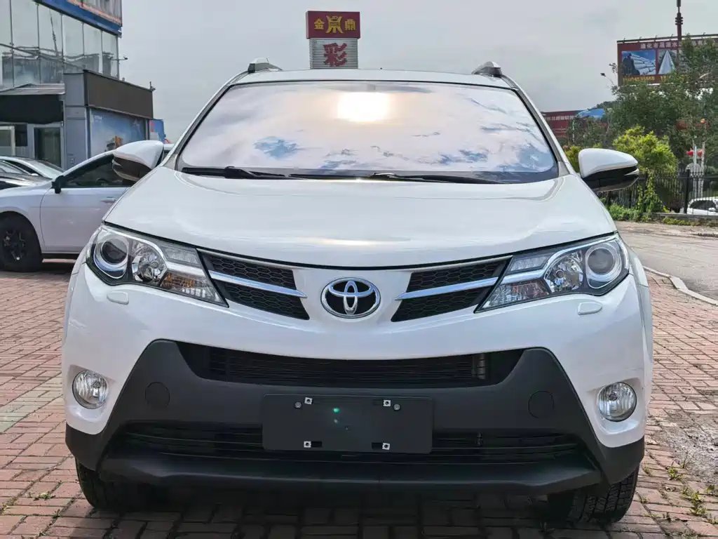 Toyota RAV4 2014