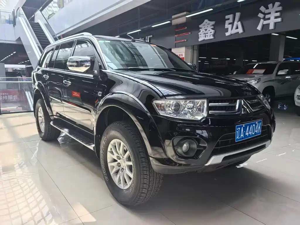 Mitsubishi Pajero Sport 2014