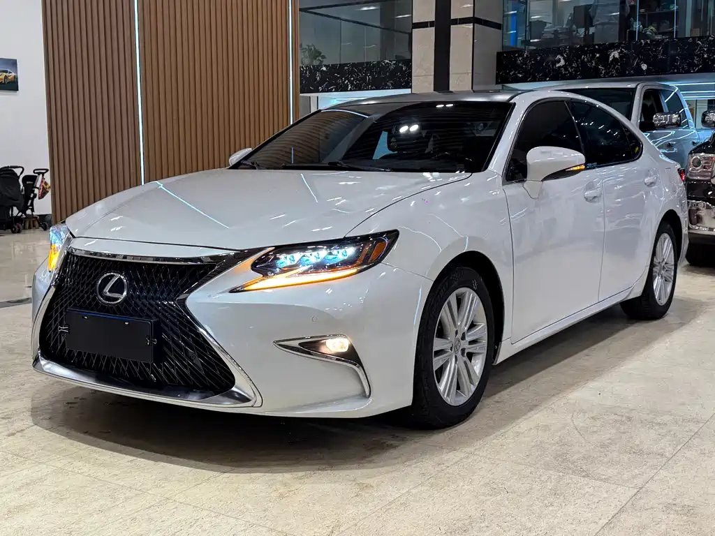 Lexus ES 2013