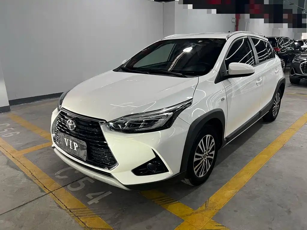 Toyota Yaris L 2023