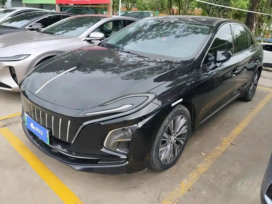 Hongqi Hongqi E-QM5 2023